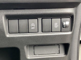 【パワースライドドア】スマートキーや運転席のスイッチでスライドドアの開閉が可能♪電動だから力を入れてドアを開ける必要が無く、小さいお子様でも、重い荷物を持っている時もラクに開け閉めできます♪