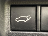 【パワーバックドア】スマートキーや運転席のボタンを押すだけでリアゲートが自動で開閉します!荷物を持っている時や、高い位置にあるバックドアを閉める際に便利な機能です♪