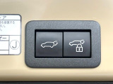 【パワーバックドア】スマートキーや運転席のボタンを押すだけでリアゲートが自動で開閉します!荷物を持っている時や、高い位置にあるバックドアを閉める際に便利な機能です♪