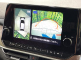 【アラウンドビューモニター】専用のカメラにより、上から見下ろしたような視点で360度クルマの周囲を確認することができます☆死角部分も確認しやすく、狭い場所での切り返しや駐車もスムーズに行えます。