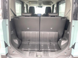 普段のお買い物や通勤、送迎等に十分な荷室スペースを確保しております。セカンドシートを倒すと、大きな荷物の積載も可能です♪