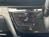 【 オートエアコン 】車内温度を感知して自動で温度調整をしてくれるのでいつでも快適な車内空間を創り上げます!//