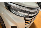 ○暗い夜道も明るく照らします○LEDヘッドライト装着車&Sigma;(・&omega;・ノ)ノ! 夜間のドライブも安心ですね♪消費電力が少なくて明るいなんて、◎です(^^)