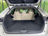 普段のお買い物や通勤、送迎等に十分な荷室スペースを確保しております。セカンドシートを倒すと、大きな荷物の積載も可能です♪