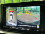 【パノラマモニター】専用のカメラにより、上から見下ろしたような視点で360度クルマの周囲を確認することができます☆死角部分も確認しやすく、狭い場所での切り返しや駐車もスムーズに行えます。