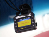 ◆ドライブレコーダー◆映像・音声などを記録する自動車用の装置です。 もしもの事故の際の記録はもちろん、旅行の際の思い出としてドライブの映像を楽しむことができます。※社外品の為、保証対象外