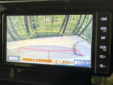 【バックカメラ】駐車時に後方がリアルタイム映像で確認できます。大型商業施設や立体駐車場での駐車時や、夜間のバック時に大活躍!運転スキルに関わらず、今や必須となった装備のひとつです!