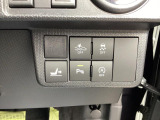 【スマートアシスト】走行中に前方の車両等を認識し、衝突しそうな時は警報とブレーキで衝突回避と被害軽減をアシスト。より安全にドライブをお楽しみいただけます。
