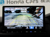 バックカメラの画像です。ガイドラインがスムースな車庫入れをサポートいたします。車庫入れの安心感がアップしますね。