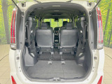 普段のお買い物や通勤、送迎等に十分な荷室スペースを確保しております。セカンドシートを倒すと、大きな荷物の積載も可能です♪