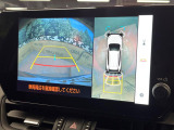 【パノラミックビューモニター】専用のカメラにより、上から見下ろしたような視点で360度クルマの周囲を確認することができます☆死角部分も確認しやすく、狭い場所での切り返しや駐車もスムーズに行えます。