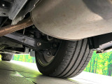 お車を安心してお乗りいただく為には、足回りの定期点検が欠かせません。サービスサポート(有償保証)では無料点検もご提供しており、安心のカーライフをお過ごしいただけるサポート体制が整っています。
