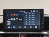 ディスプレイオーディオです。ナビゲーションは付いてございません。携帯電話を接続し地図を画面に表示する事が可能となります(対応機種に津、今してはスタッフまでお問合せ下さい)