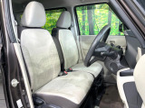 運転席シート廻りは使用感も少なく、良好な状態となっています。丁寧に使われていたことがよくわかりますね。