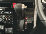 ハンドルに近い位置で、運転席からも見やすく操作しやすい ☆★インパネシフト★☆ どのギアに入っているか一目瞭然(^^)
