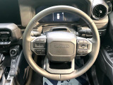 【ステアリングヒーター】冬場に冷たくなりやすい革巻きステアリングを、スイッチ一つで素早く適温に!エアコンよりも早く温まってくれるので、寒い日の運転も快適になりますね♪