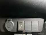 アクセサリーソケット、USB入力端子