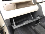 納車の前にはエンジンオイル、オイルエレメント、エアクリーナー、クーラント、バッテリー、ワイパーゴムのチェックまたは交換を行います!