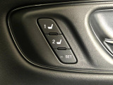 【メモリー機能付きパワーシート】ドライバーごとに設定したシート位置を記憶して、ボタン一つで切り替えできる便利な機能!運転する方が複数名いらっしゃるご家庭におすすめです♪