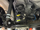 お車を安心してお乗りいただく為には、足回りの定期点検が欠かせません。サービスサポート(有償保証)では無料点検もご提供しており、安心のカーライフをお過ごしいただけるサポート体制が整っています。