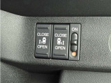 運転席から操作ができる電動パワースライドドア!乗り降りに便利なうれしい装備です!