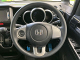 【シティブレーキアクティブシステム】低速走行中に前方の車両等を認識し、衝突しそうな時は警報とブレーキで衝突回避と被害軽減をアシスト。より安全にドライブをお楽しみいただけます。