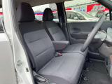 ひじ掛けが付いて運転が楽です