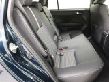 高いホールド性で運転姿勢が安定します。長距離ドライブでも疲れにくいのが魅力です。快適なドライビングライフをお送りください♪