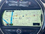 ●純正ナビ:一体感のあるナビは、高級感ある車内を演出してくれます。Bluetooth再生などオーディオ機能も充実しておりますので、運転もより楽しめます♪