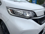 【LEDヘッドライト】悪天候や夜間走行時も良好な視界を確保し安心して運転できる高輝度LEDヘッドライトを装備!点灯速度が早く、消費電力も抑えられています。