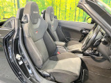 運転席シート廻りは使用感も少なく、良好な状態となっています。前オーナー様が丁寧に使っていたことがよくわかりますね。