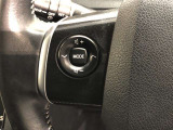 【ステアリングスイッチ】左です。ハンドルから手を離さず、運転に集中したまま手元でオーディオ操作等ができます。