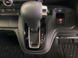 発進時から滑らかに加速する無段階変速のCVTはストップ&ゴーの多い街の中も快適です