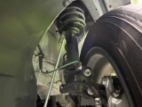 お車を安心してお乗りいただく為には、足回りの定期点検が欠かせません。サービスサポート(有償保証)では無料点検もご提供しており、安心のカーライフをお過ごしいただけるサポート体制が整っています。