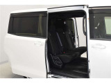 当店は全車『ロングラン保証』付!(1年間、距離無制限 HV車はHV保証付) 別途延長保証もご用意しております♪ ぜひ現車を確認にご来店ください