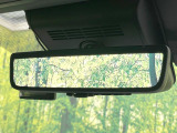 【デジタルインナーミラー】後席の大きな荷物や同乗者で後方が確認しづらい時でも安心!カメラが撮影した車両後方の映像をルームミラー内に表示。クリアな視界で状況の確認が可能です!