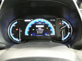 視認性の良いスピードメーターですね。夜も見やすく表示されますので運転が楽しくなります。