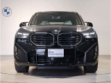【キドニーグリル】BMWは約90年もの間、ほぼ全ての車両にひと目でBMWだと分かるこの特徴的なフロントグリルが備えられ、デザイン・アイコンとして親しまれてきました。