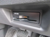『ETC2.0』を装着しています♪♪ 有料道路での料金所の手間を省いて運転に集中できます♪♪ 車から離れる時はカードの抜き取りをお忘れなく♪♪