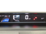 デジタルメーターのレイアウトを最適化しました。運転時のストレスを軽減し安全・安心な運転へ貢献します。