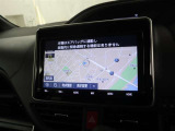 純正ナビを装備。タッチパネル式で使いやすく、お出かけもラクラクです。