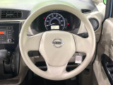インテリアに合わせたデザインのステアリングは、運転される方のことも考え、運転しやすい形状、大きさです。是非一度、実際に触ってお確かめください。
