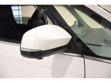 サイドターンランプ付きドアミラー。車両のドレスアップと右左折時の被視認性を兼ね備えたお洒落なミラーです。