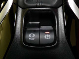 電動パーキングブレーキを搭載。スイッチ操作でパーキングブレーキを作動・解除することができるので操作の力が不要です。
