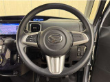 ステアリングスイッチ搭載!手を離さずに手元のスイッチでさまざまな操作が可能。運転中、視線をそらさなくても操作ができて安全です!
