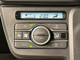 車内空調は&rdquo;AUTOエアコン&rdquo;にお任せ。運転に集中出来ますよ!