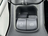 ★電動パーキングブレーキ★スイッチで作動・解除。「P」シフトで自動作動、「P」シフト以外にシフトで解除されるオート機能!
