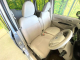 運転席シート廻りは使用感も少なく、良好な状態となっています。丁寧に使われていたことがよくわかりますね。