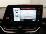 バックモニターを装備しています。車庫入れ時等に車両後方が確認出来るのでとても便利です。