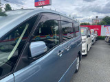 プラスチックバイザーで雨の日も車内換気で気分良くドライブ出来ます